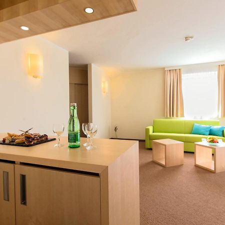 Momentum Hotel Аниф Экстерьер фото