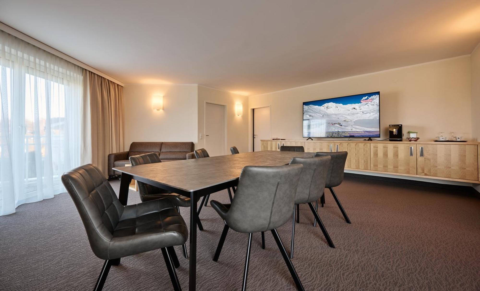 Momentum Hotel Аниф Экстерьер фото